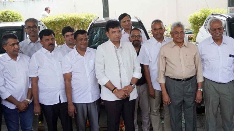 Sridhar Babu Commissions Green Vehicles Worth Rs 51 Lakhs Donated To Sparsh Hospice