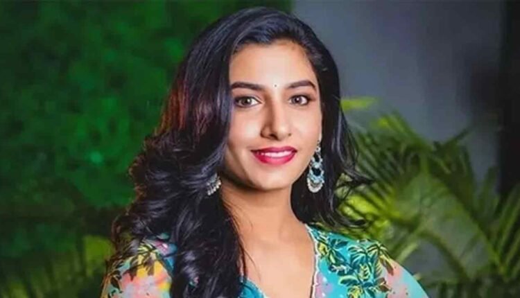 Big Shock for Vishnu Priya: Police Seize Her Phone!
