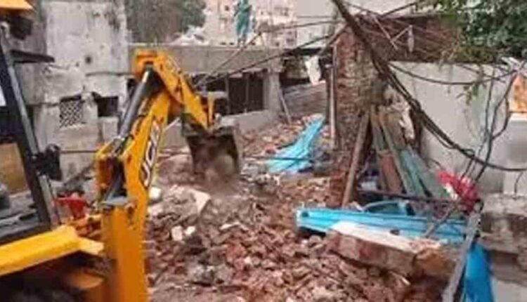 GHMC Demolished Illegal Building In Banjara Hills