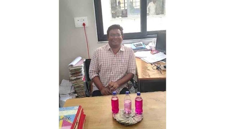 ACB Traps Senior Assistant Of Treasury Office In Jagtial