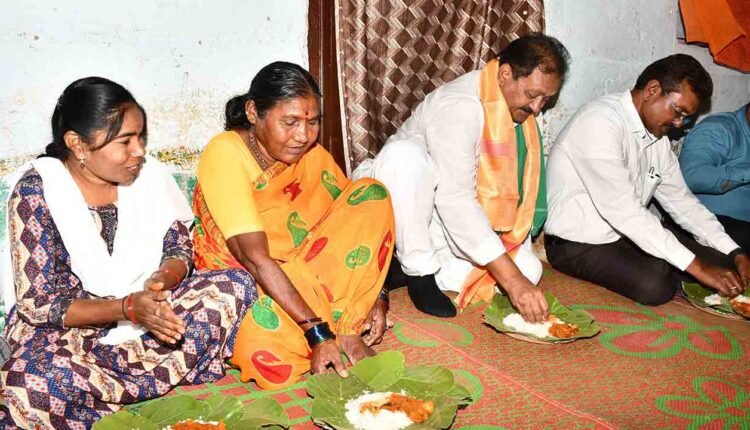Shabbir Ali Distributes Fine Rice, Shares Meal With Dalit Family in Kamareddy