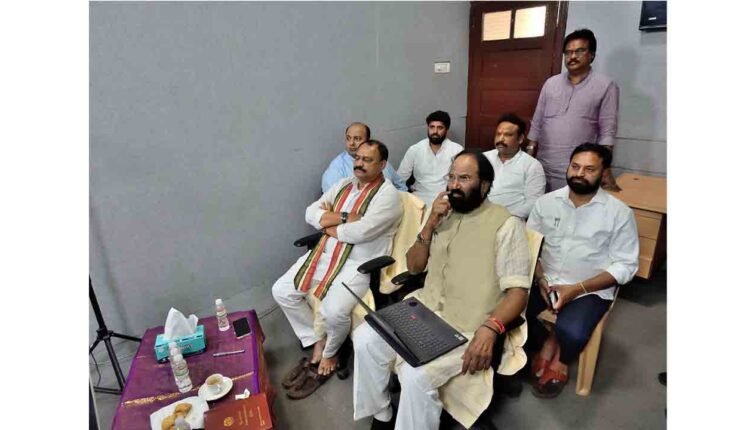 Uttam, Mahesh Goud Call Fine Rice Scheme A Game Changer, Hold Zoom Meeting On Statewide Rollout