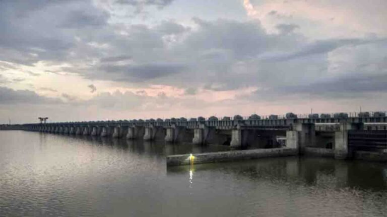 Jurala, Sunkesula Brim With Floodwater, Authorities on Watch