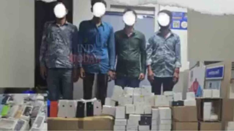 Four Held With Duplicate Apple Products Worth Rs. 1.01 Crore