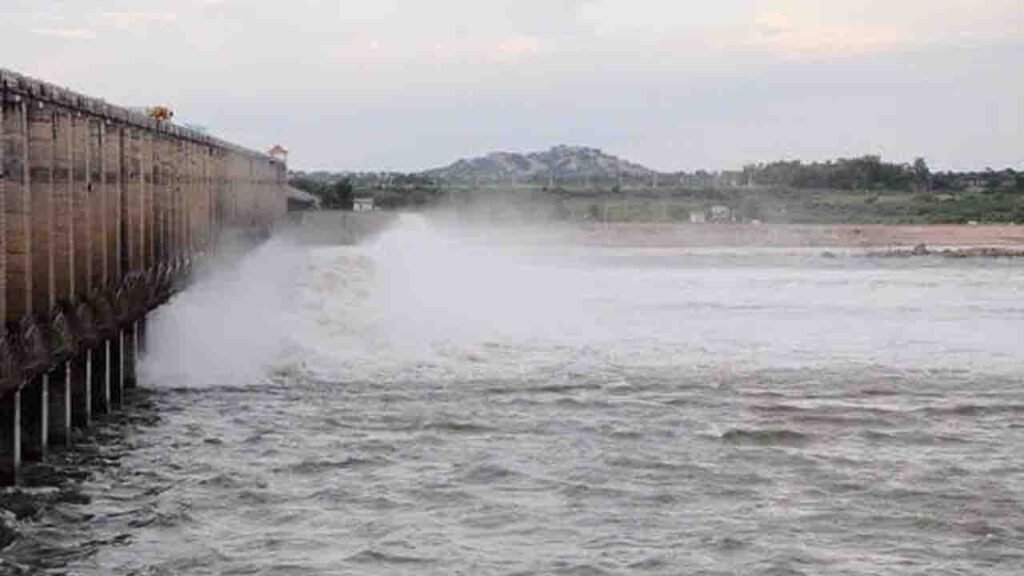Jurala, Sunkesula Brim With Floodwater, Authorities on Watch