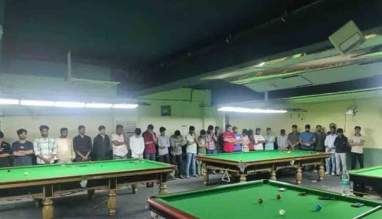 Raid At Snooker Parlour In Hussaini Alam, 29 Arrested
