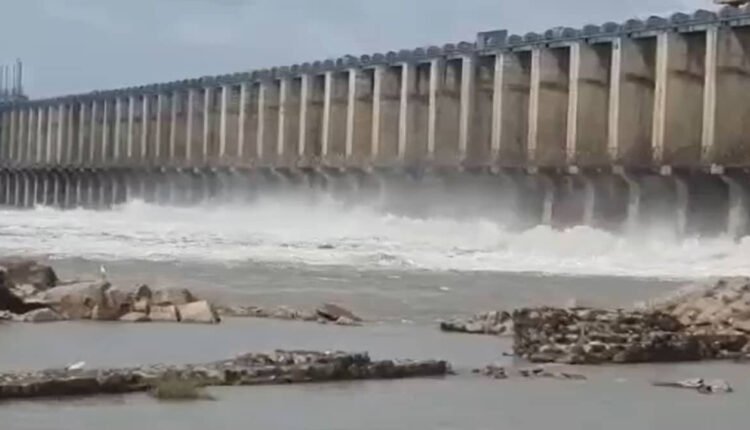 Heavy Flood Water In Krishna River, Jurala To Srisailam Gates Open 