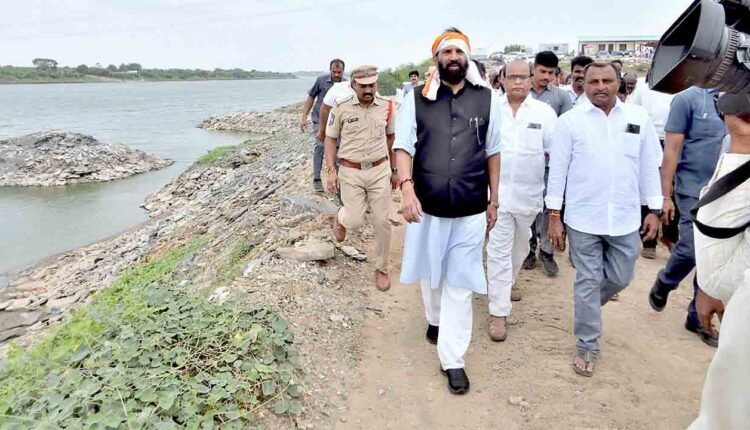 Congress Government Committed to Protecting Telangana’s Water Rights: Uttam Kumar Reddy