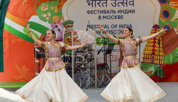 Over 8 Lakh Visitors Celebrate Indian Culture at 'Bharat Utsav' Festival in Moscow