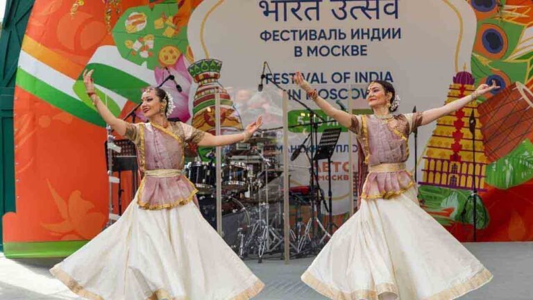 Over 8 Lakh Visitors Celebrate Indian Culture at 'Bharat Utsav' Festival in Moscow