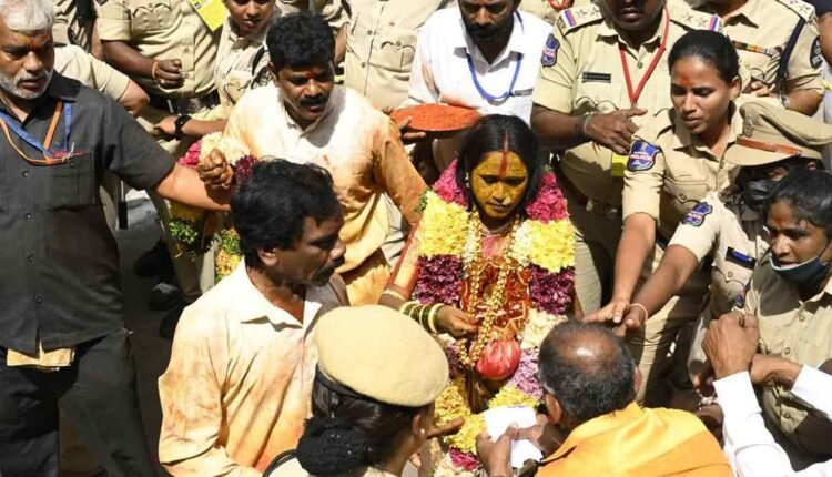 Rains Will Be Abundant”: Prophecy by Swarnalatha at Ujjaini Mahankali Bonalu Festival