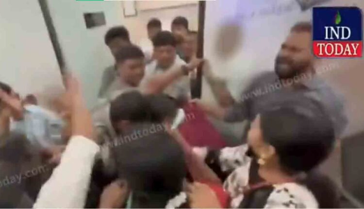 Telangana Jagruthi Activists Attack At MLC Teenmaar Mallanna's Office At Peerzadiguda