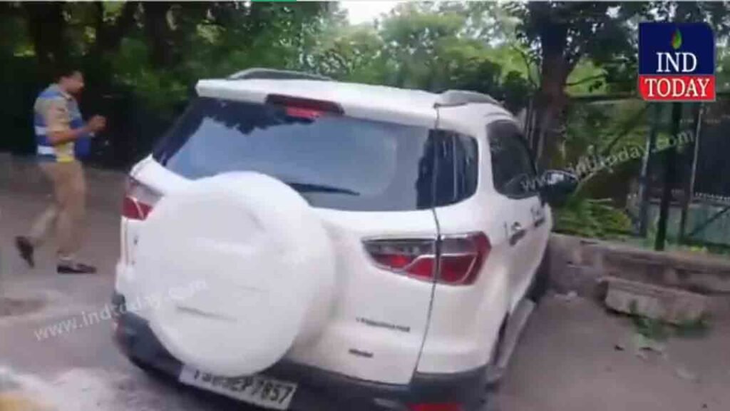 Car Crashes in KBR Park Wall in Hyderabad’s Banjara Hills