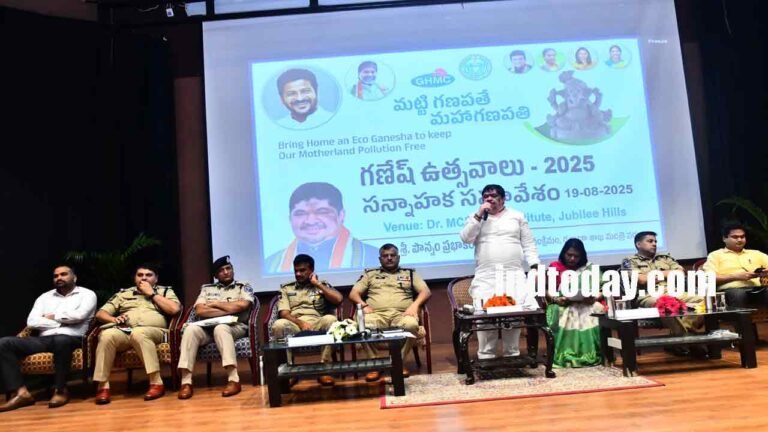 Hyderabad to Shine During Ganesh Festival: Ponnam Prabhakar