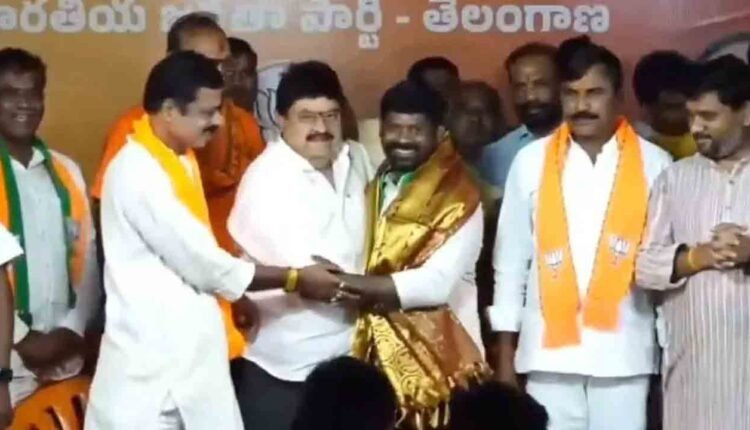 Former Achampet MLA Guvvala Balaraju Joins BJP
