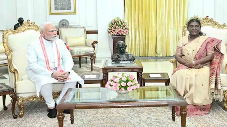 PM Modi Meets President Murmu