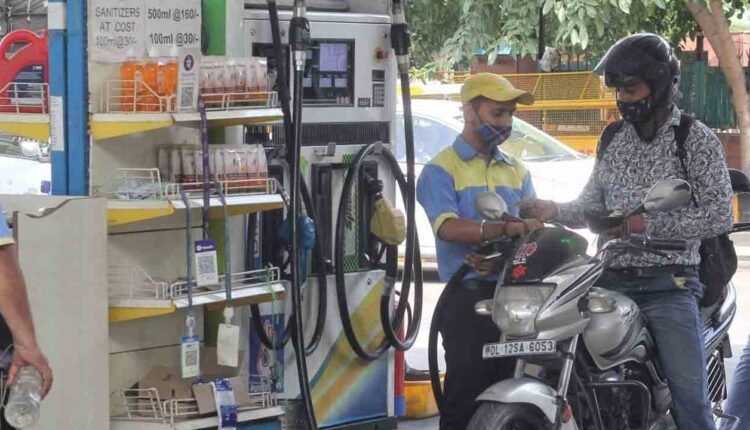 Petroleum Ministry Reviews Petrol Pump Rules Amid Push For Green Fuels