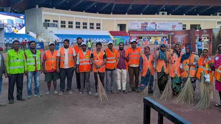 Ragpickers And GHMC’s Safai Saathis Worked Together To Ensure NMDC Hyderabad Marathon 2025