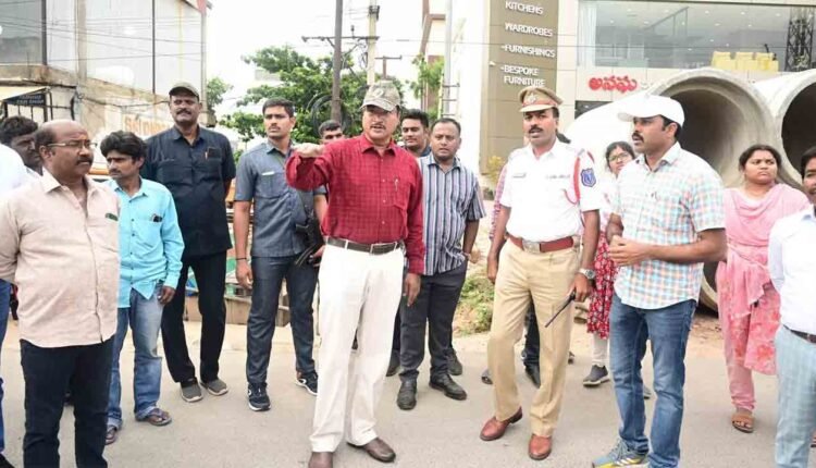HYDRAA Chief Inspects Drains, Lakes, And Encroachments In Hyderabad