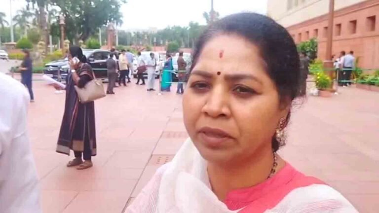 Chain Snatcher Attacks Female MP In Delhi