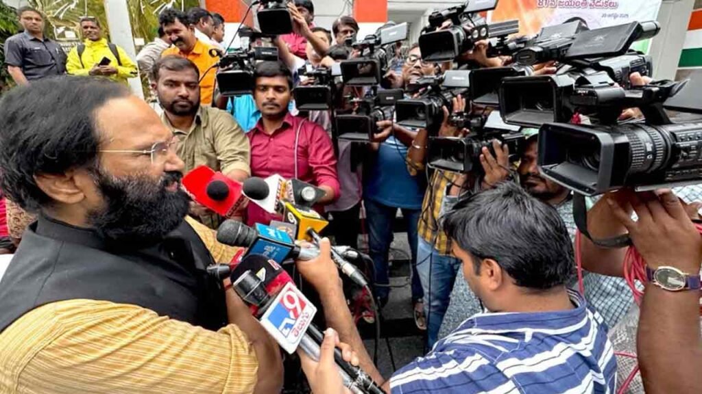 Ensure Flood Mitigation Measures On War Footing, Uttam Kumar Reddy Tells Officials