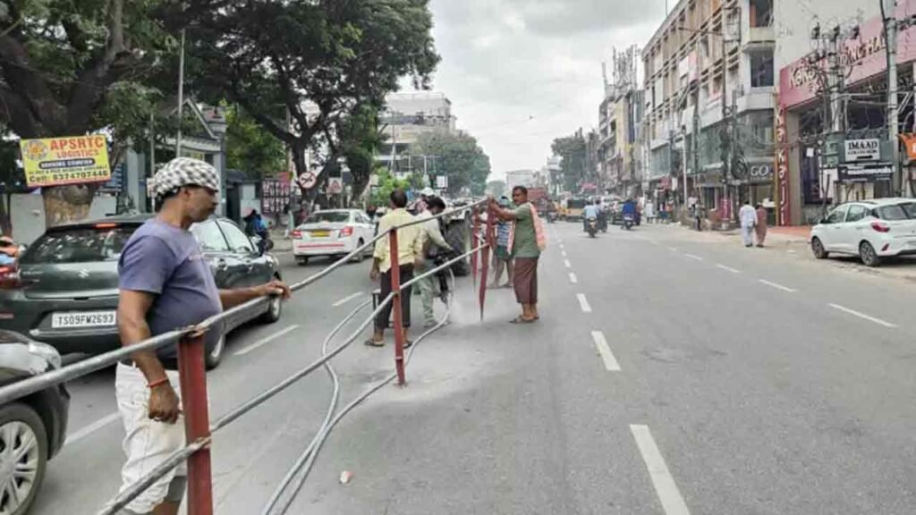 Hyderabad Mayor Reviews Ganesh Immersion Arrangements