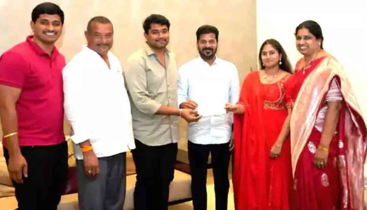 Congress MLA's Massive Distribution For Urea