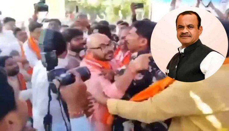 Political Ruckus During Ganesh Festival: BJP Leaders Obstructed Minister Komatireddy Venkat Reddy