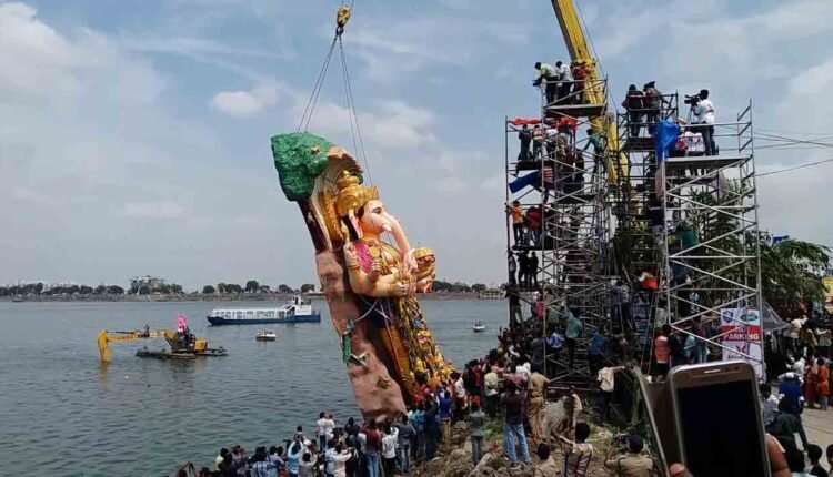 Hyderabad: Ganesh Immersion Continue Across City