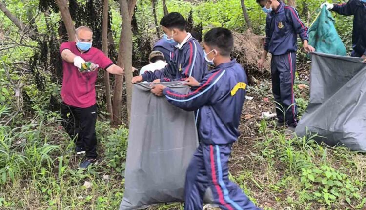 Shramdaan “Ek Din, Ek Ghanta, Ek Saath” Organized At MANUU Campus