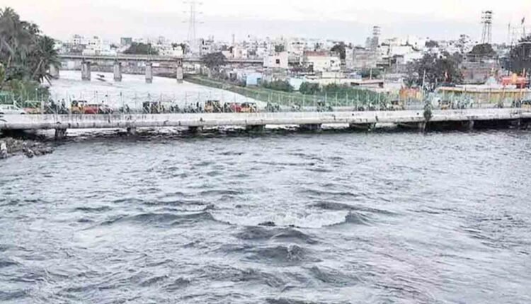 Heavy Rains Force Closure Of Moosarambagh Bridge, Traffic Diverted