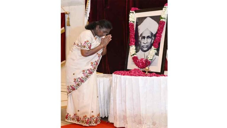 President Murmu Pays Tributes To Dr. Sarvepalli Radhakrishnan On His Birth Anniversary