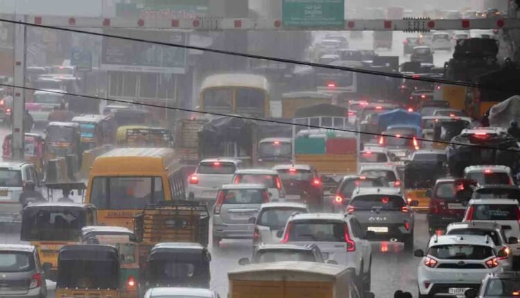 Heavy Rain: Roads Waterlogged And Massive Traffic Jam In Hyderabad