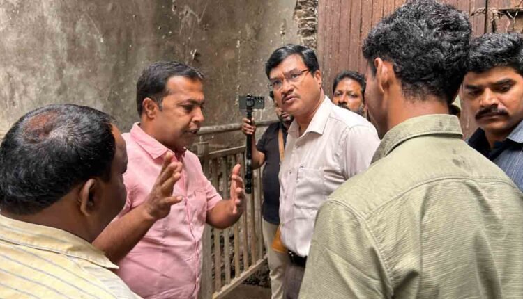 HYDRA Commissioner Visits Mangar Basti Were Two People Swept Away In Floodwaters