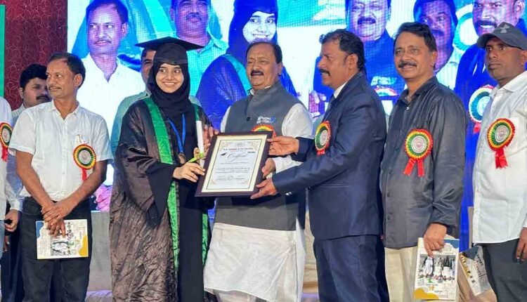 Shabbir Ali presents degrees at Kamareddy graduation day, highlights Congress focus on education