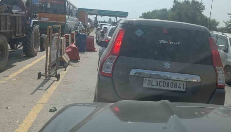 Dussehra Rush At Toll Plaza