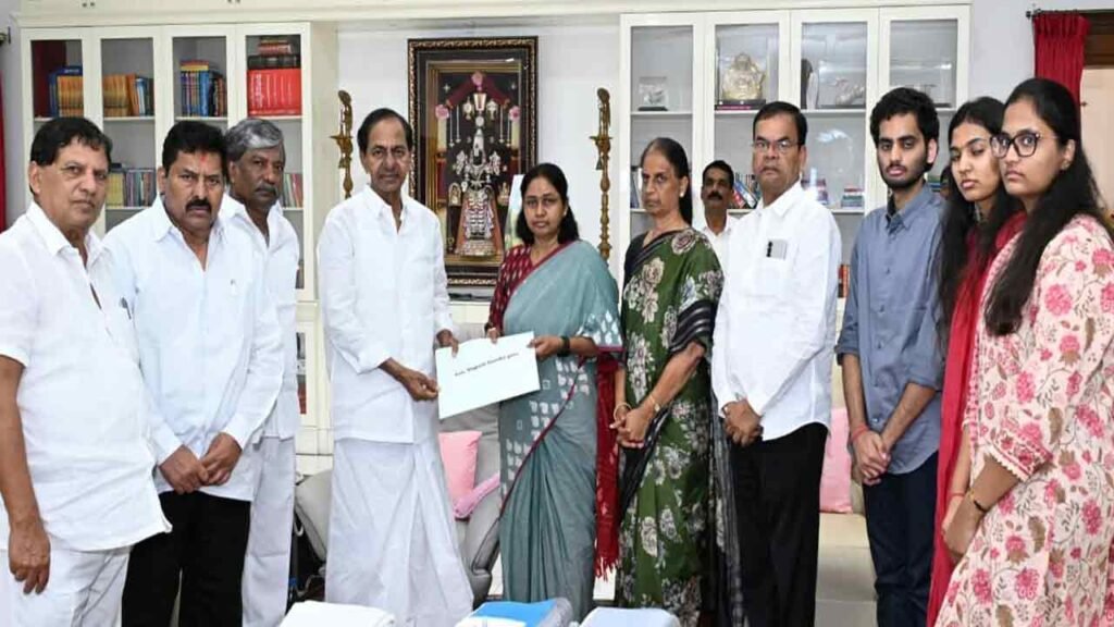 Jubilee Hills by-poll: KCR hands B-form, Rs 40 lakh cheque to BRS candidate