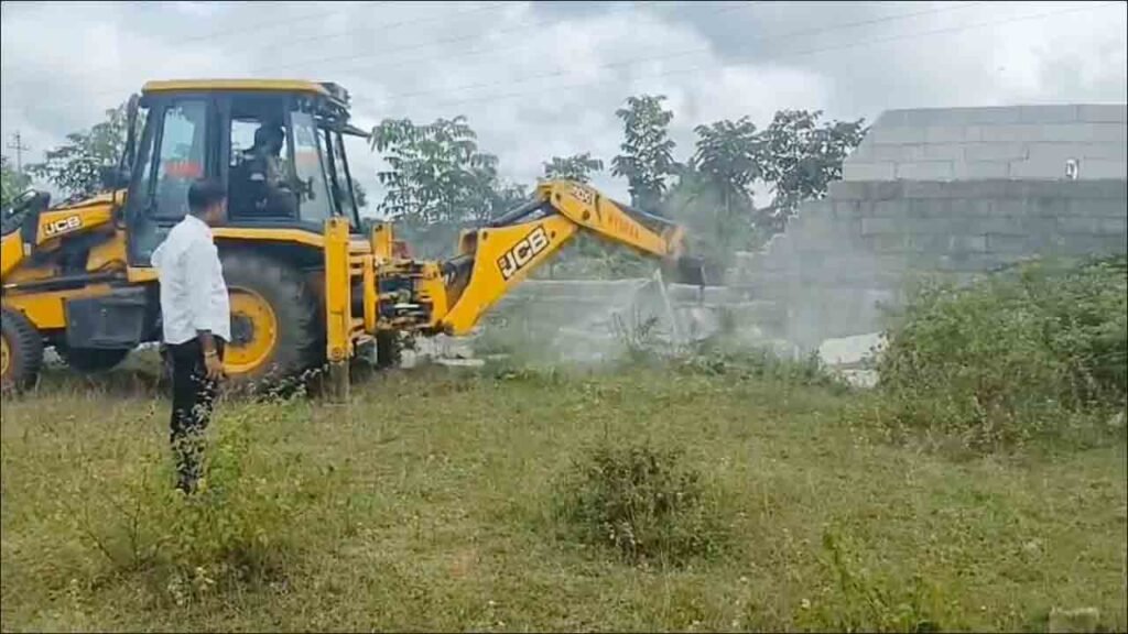 Relief For Plot Owners: HYDRAA Removes Obstruction Wall In Pocharam