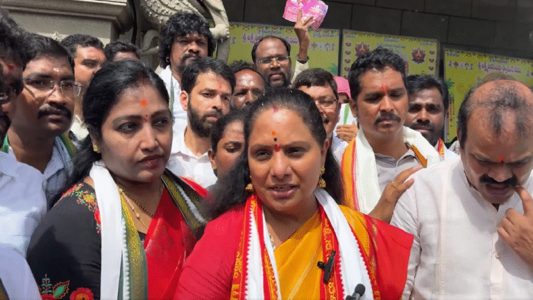 Kavitha Backs VOA Protest At Indira Park, Demands Rs. 26,000 Salary For VOAs