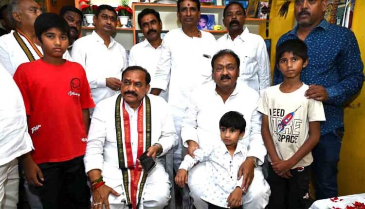 Mahesh Kumar Goud Visits Family of Martyred Constable Pramod