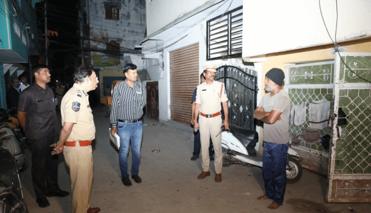 CP Sajjanar Patrolled At Midnight: Went To The Houses Of Rowdy Sheeters