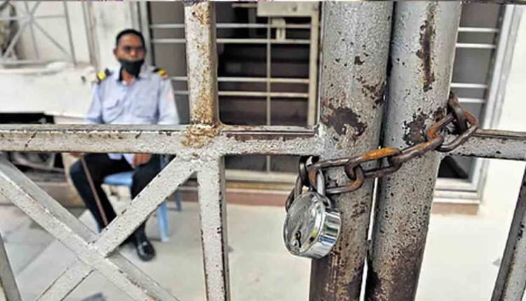 Telangana Private Colleges Bandh Continues Over Fee Reimbursement