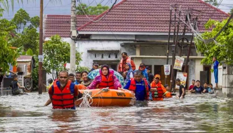 Indonesia floods: North Sumatra suffers from deadly landslides
