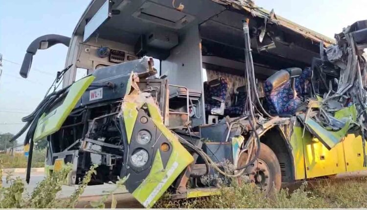 TSRTC Bus Crash In Jangaon Kills Two People