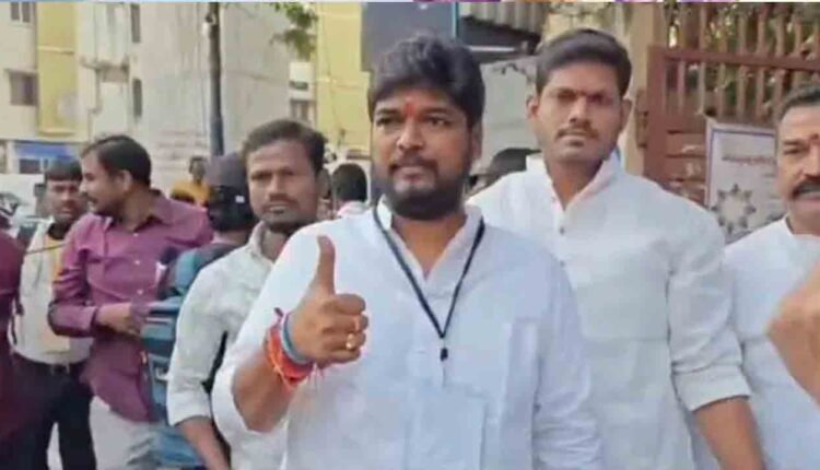 Watch: Congress Candidate Naveen Yadav Casts His Vote