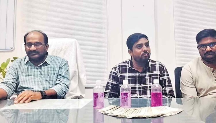 Hanamkonda Additional Collector Caught By ACB While Taking A Bribe Of Rs. 60.000