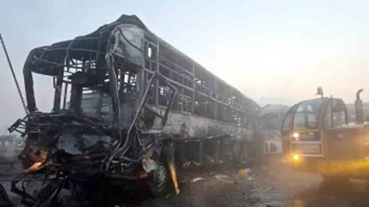 Delhi Agra Expressway Accident Death Toll Rises To 13 People