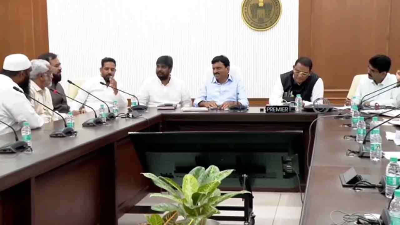 Azharuddin Leads Resolution of Graveyard Land Allocation Issue