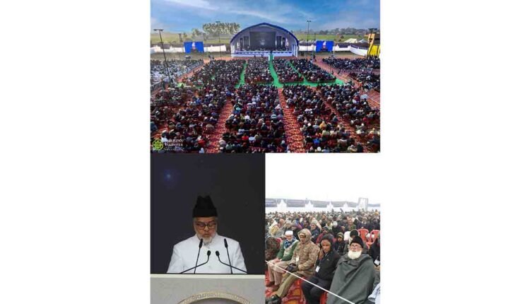 Ahmadiyya Annual Convention Inaugurated In Qadian