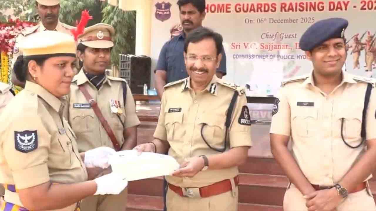 Hyderabad Police Honours Home Guards on Raising Day